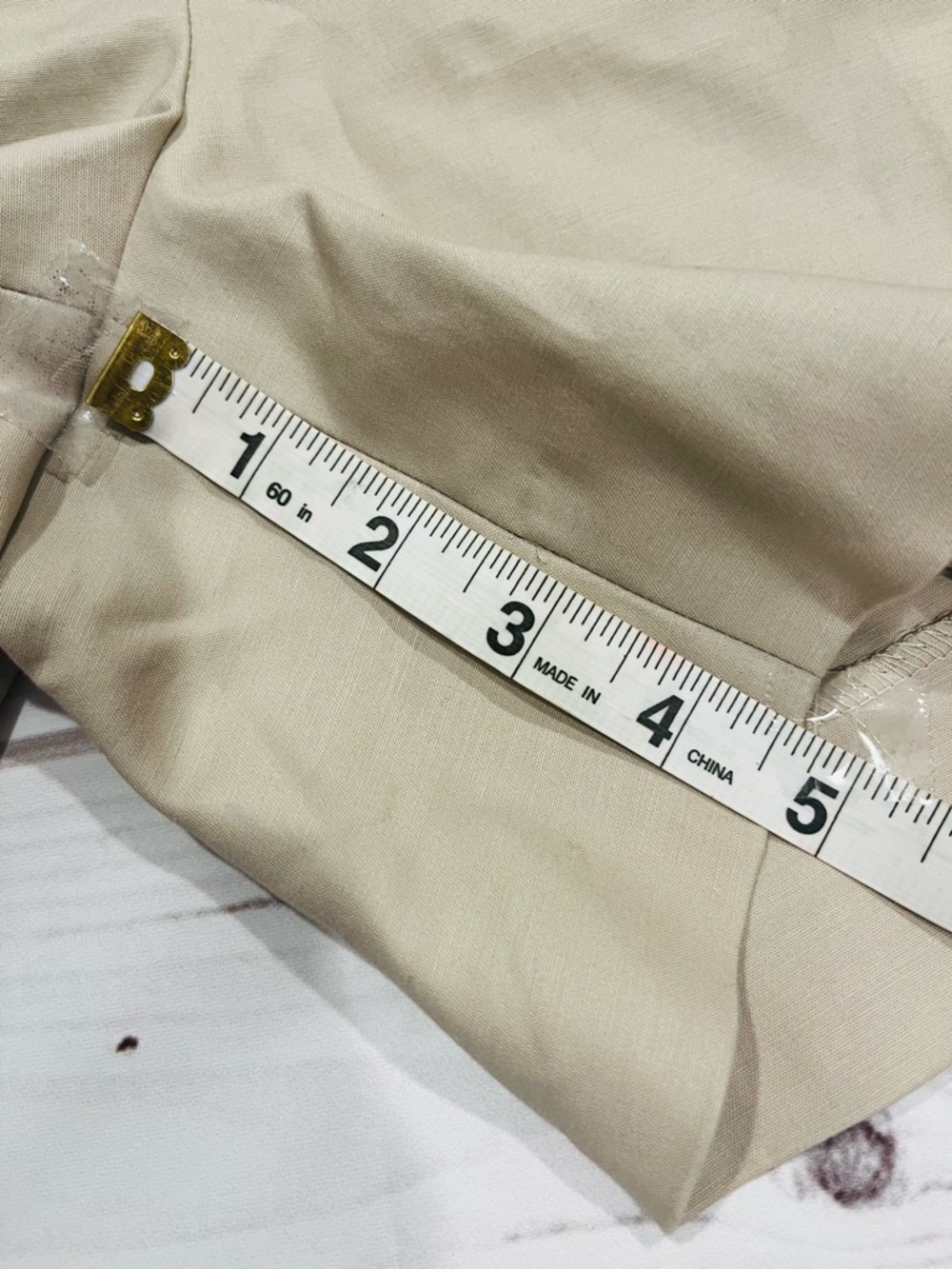 The Limited Khaki Lightweight Bermuda Shorts Sz 12 - Picture 7 of 9